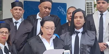 Procuradores fiscales exigen cumplimiento de acuerdos con el presidente y amenazan con paro laboral