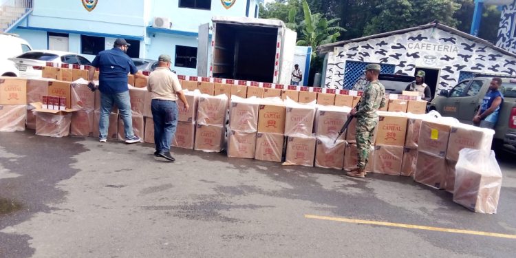Ejército decomisa camión con cargamento de cigarrillos de contrabando en Puerto Plata