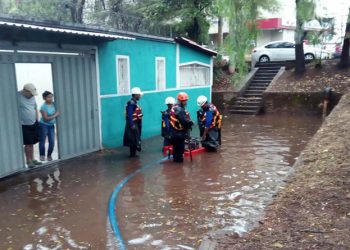 La capital de Honduras en emergencia por los daños causados por la tormenta tropical Sara