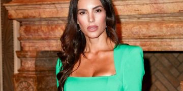 Actriz Gaby Espino disfruta de cultura dominicana en evento