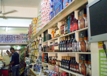 Los colmados se quedan sin extensión de horario para la venta de alcohol