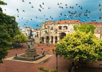 Abzocol solicita aplicación de leyes de tránsito y ruido para promover seguridad y consumo responsable en la Zona Colonial