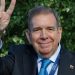 Edmundo González muestra actas de su triunfo en Venezuela