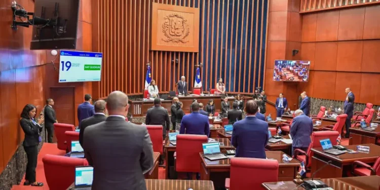 Senado autoriza bonos por mas de mil millones de pesos