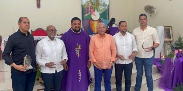 Reconocen en El Café de Herrera a Radhamés González, Ángel de la Cruz y otros dirigentes PRM por gestión de obras