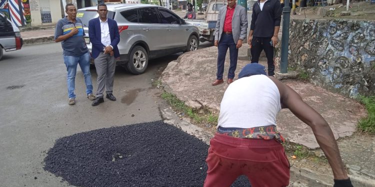 Diputado Junior Muñoz  gestiona asfaltado en calles de Los  Guaricanos