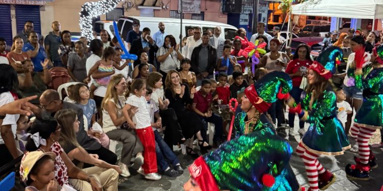 Alcaldía del Distrito Nacional lleva la alegría de la Navidad a los barrios con aguinaldos
