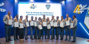 INFOTEP e IPES entregan certificados a 97 policías en diferentes formativas