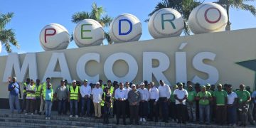 Dirección de Embellecimiento de Carreteras lleva a SPM operativo “Navidad Limpia”