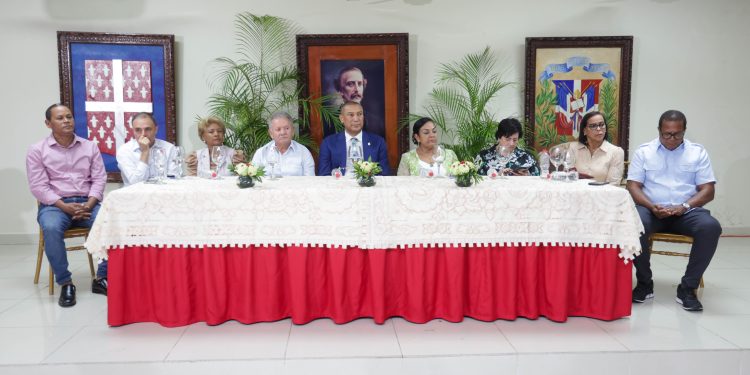 Santiago Zorrilla rinde cuentas gestión y ratifica compromiso con el desarrollo de El Seibo