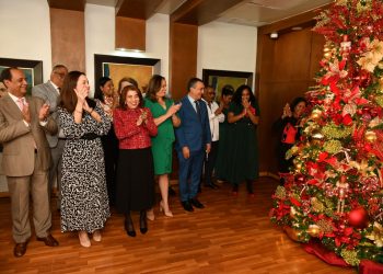 JCE celebra inicio de la Navidad reconociendo a cinco colaboradores por antigüedad