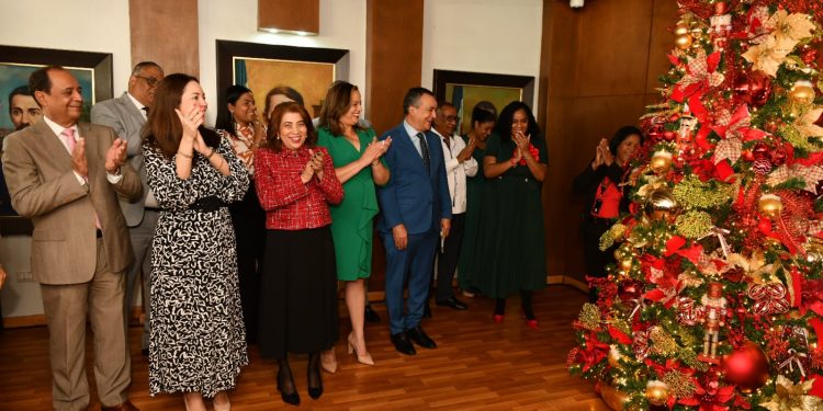 JCE celebra inicio de la Navidad reconociendo a cinco colaboradores por antigüedad