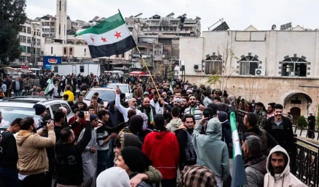 Cae Bashar Al Assad : Los rebeldes en Siria declaran a Damasco "libre"