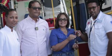 Servicios de Atención a Emergencias entrega una nueva ambulancia en Elías Piña