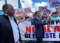 Comunitarios de Hato Mayor protestan exigiendo mejoras en servicio eléctrico; EDEEste se compromete a atender inquietudes