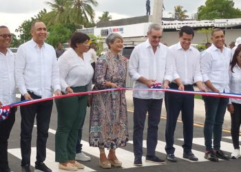 Presidente Abinader y ministro Collado entregan el remodelado malecón de San Pedro de Macorís