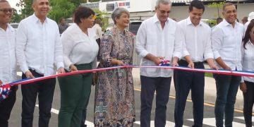 Presidente Abinader y ministro Collado entregan el remodelado malecón de San Pedro de Macorís