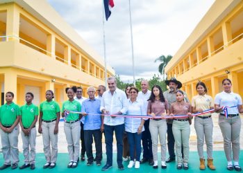Presidente Luis Abinader inaugura ampliación del Instituto Tecnológico San Ignacio de Loyola en Dajabón