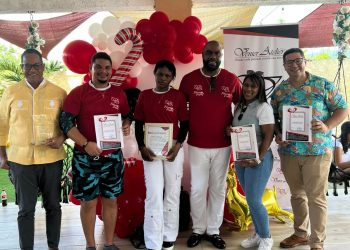 Venier Atelier agasaja a colaboradores y clientes con motivo de navidad