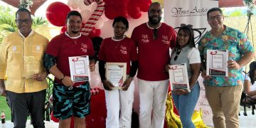 Venier Atelier agasaja a colaboradores y clientes con motivo de navidad 