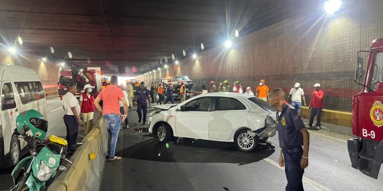 911 informa que fue controlada emergencia por fuga de gas tras accidente en el túnel 27 de Febrero