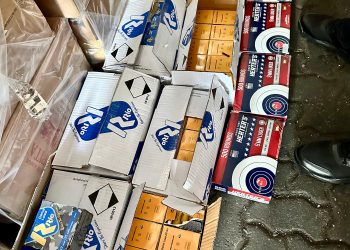 Aduanas detecta millones de cigarrillos y municiones en contrabando