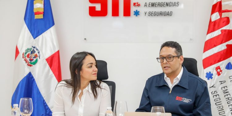 Ministra de Interior y Policía conoce innovaciones tecnológicas del 911