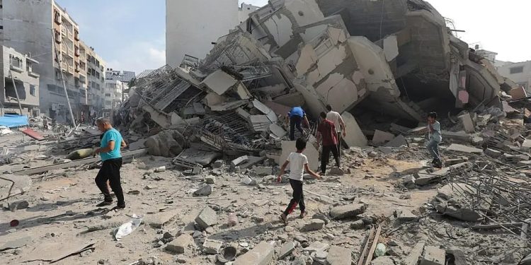 Las ofensivas en Gaza y Cisjordania han reducido un 6% la población palestina este 2024