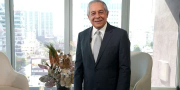Designan a Roberto Salcedo como embajador en Panamá