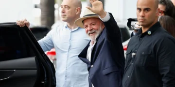 Lula vuelve a trabajar y discute el trámite de medidas económicas en el Parlamento