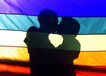 Tórtola propone prohibir matrimonio homosexual al reformar su constitución