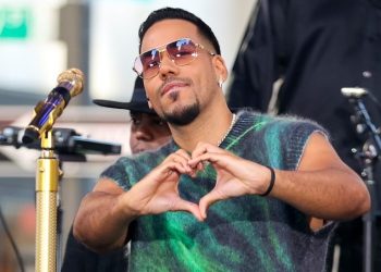 Espectáculos Públicos advierte a Romeo Santos por interpretar ‘La Suegra’ en su concierto en el Olímpico