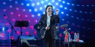50 Aniversario: Ana Gabriel pone fin a su gira con una noche emotiva en el Estadio Olímpico