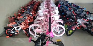 Padre Rogelio Cruz y su fundación entregará juguetes a niños de escasos recursos en La Vega