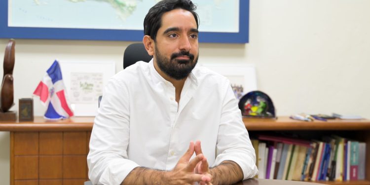 Presidente OD llama al Congreso a modificar presupuesto para aplicar ajuste por inflación a salarios