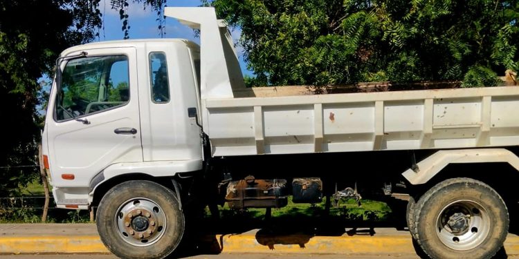 Detienen y envían la justicia a conductor de camión con 5 nacionales haitianos en Montecristi