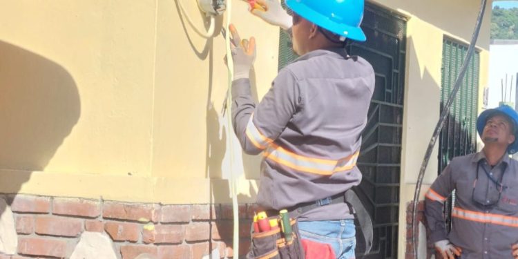Con una inversión superior a RD$12 millones mejoran voltaje en San Cristóbal