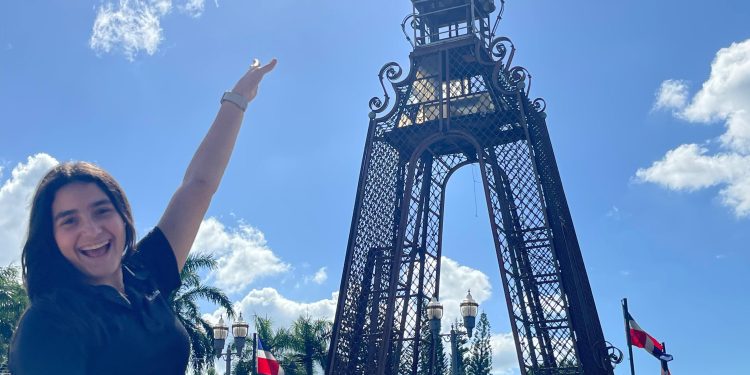 Influence Valerie Diaz, promueve valores de la juventud dominicana;