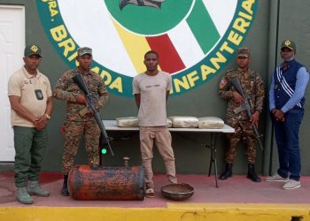 Ejército ocupa 10 pacas de marihuana dentro de dos tanques de gas en San Juan