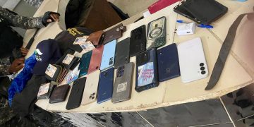 Policía recupera más de 13 celulares robados, cuatro motocicletas y apresa autor en flagrante delito en Villa Mella