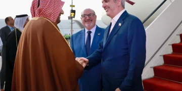 Abinader llega a Qatar para participar en inauguración del Foro Mundial de Doha y agotar visita oficial