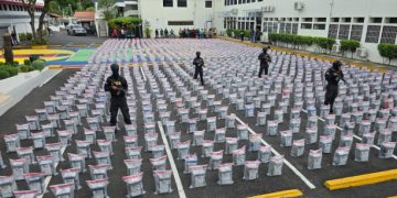 Incautan cargamento de 9.5 toneladas de cocaína, el más grande en la historia de RD