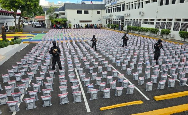 Incautan cargamento de 9.5 toneladas de cocaína, el más grande en la historia de RD