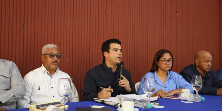 INAPA escucha líderes comunitarios de las provincias Elías Piña y San Juan