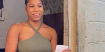 Ciudadanos reciben la Brisita Navideña en operativo casa a casa de Supérate