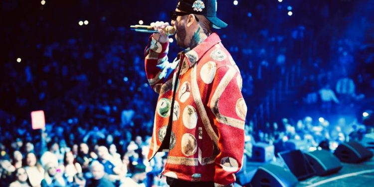 Nicky Jam hace vibrar el Prudential Center en el Mega Bash 2024