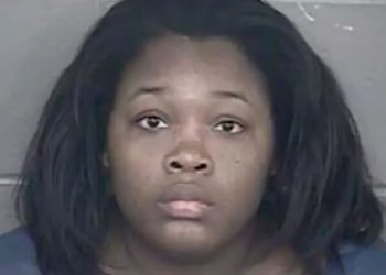 Madre mata su bebé tras meterlo a un horno que confundió con una cuna