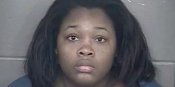 Madre mata su bebé tras meterlo a un horno que confundió con una cuna