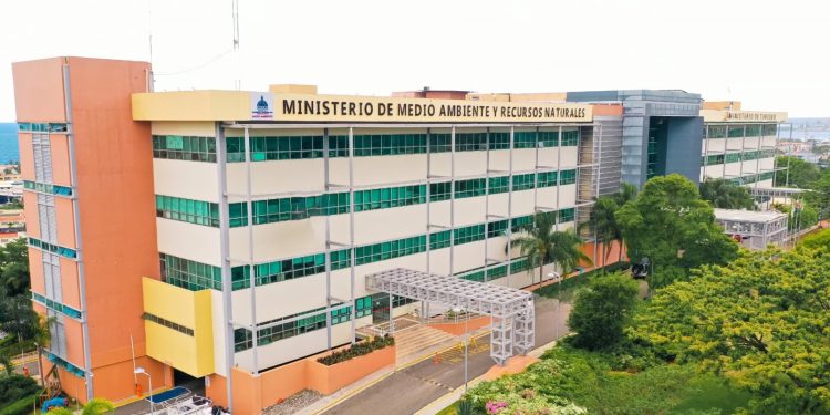 Emiten pago por error a empleados del Ministerio Medio Ambiente