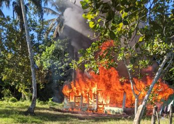 Ciudadano solicita ayuda para reconstruir la vivienda de su suegra afectada por un incendio en La Victoria